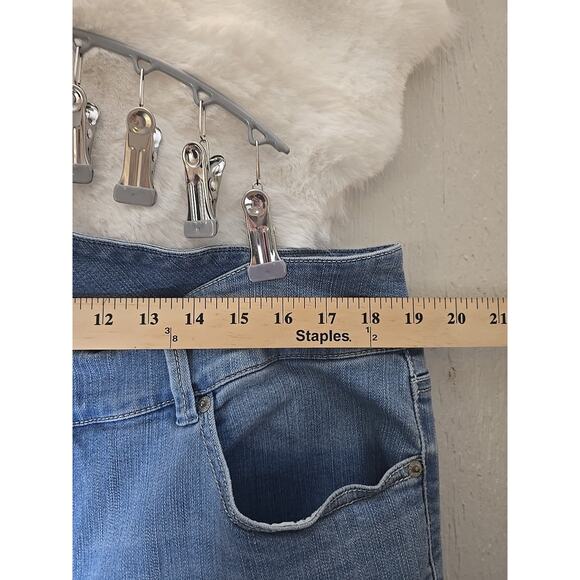 Torrid Jeggings Womens 22R High Rise Tapered Three Buttons HUGE Stretch - Picture 3 of 9